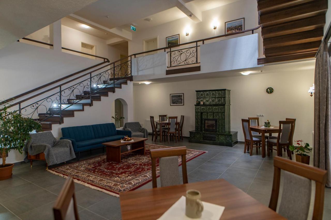 Veranda Panzio Remetea  Exteriör bild