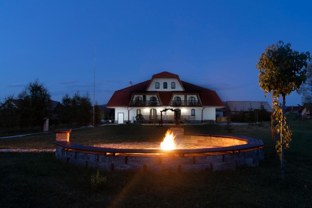 Veranda Panzio Remetea  Exteriör bild