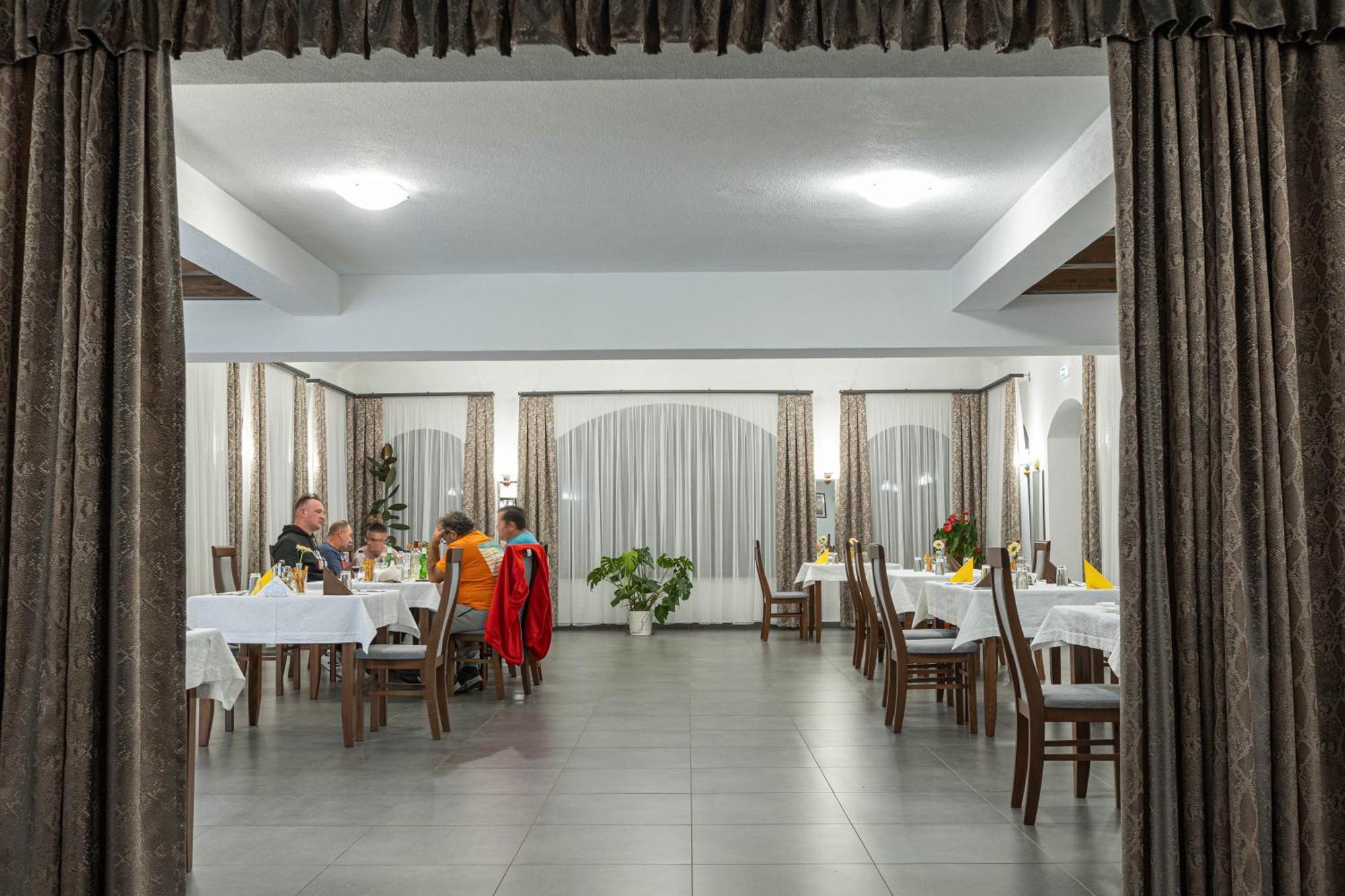 Veranda Panzio Remetea  Exteriör bild