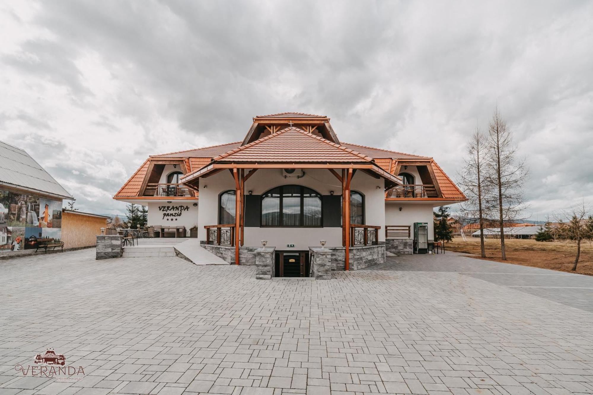 Veranda Panzio Remetea  Exteriör bild