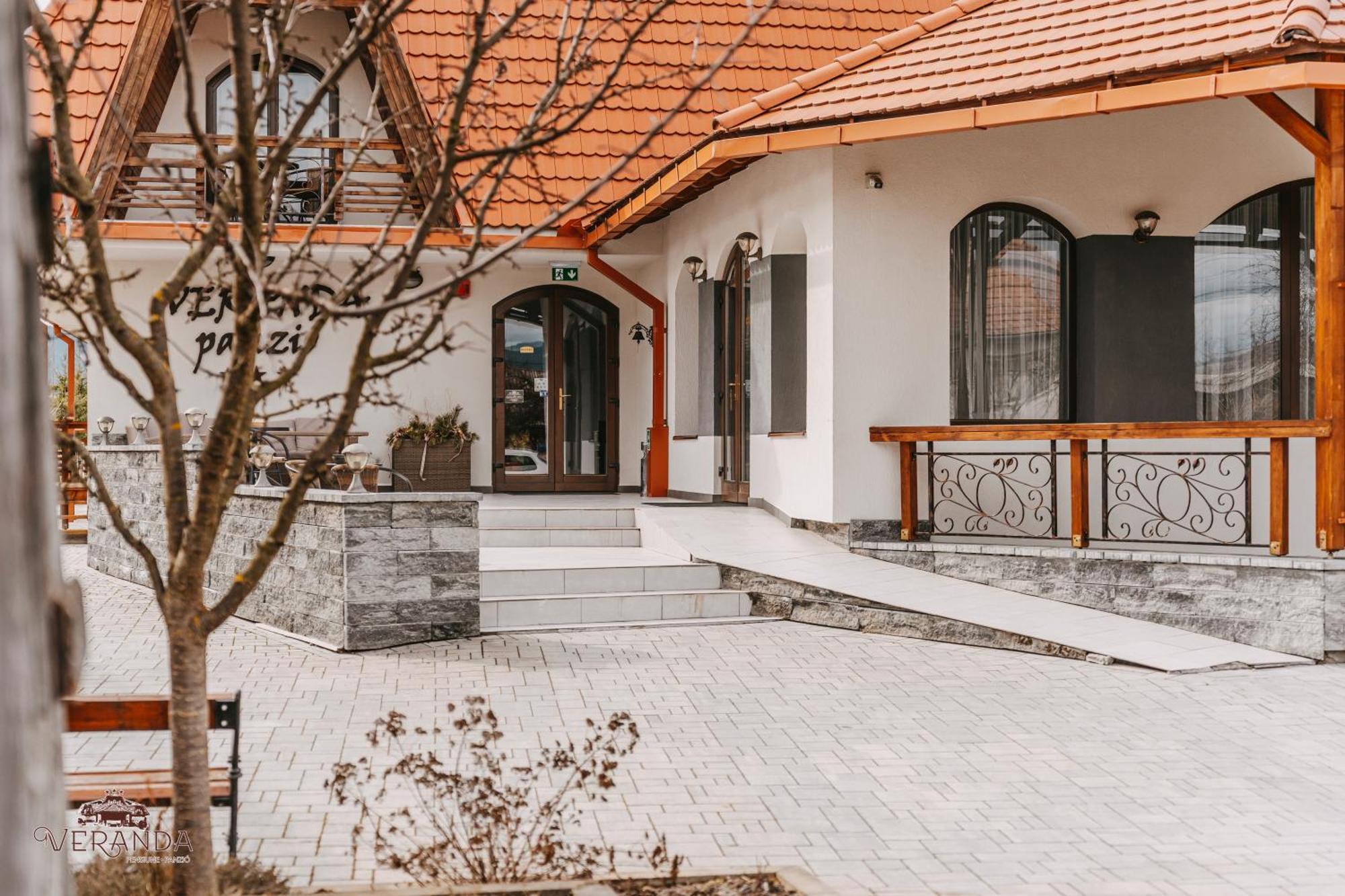 Veranda Panzio Remetea  Exteriör bild